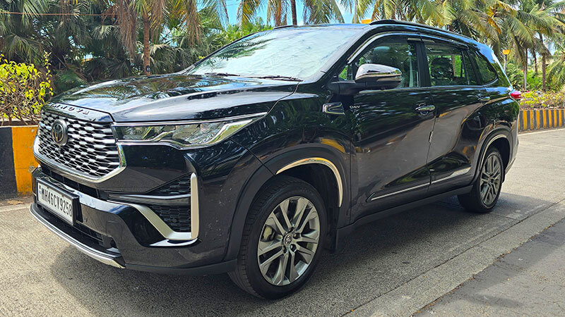Toyota Innova Hycross ZX (O) Hybrid 7 STR 2025