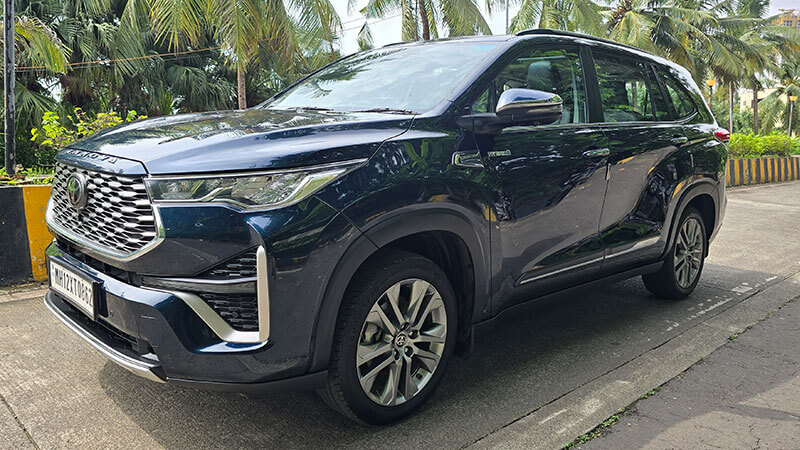 Toyota Innova Hycross ZX (O) Hybrid 7 STR 2025
